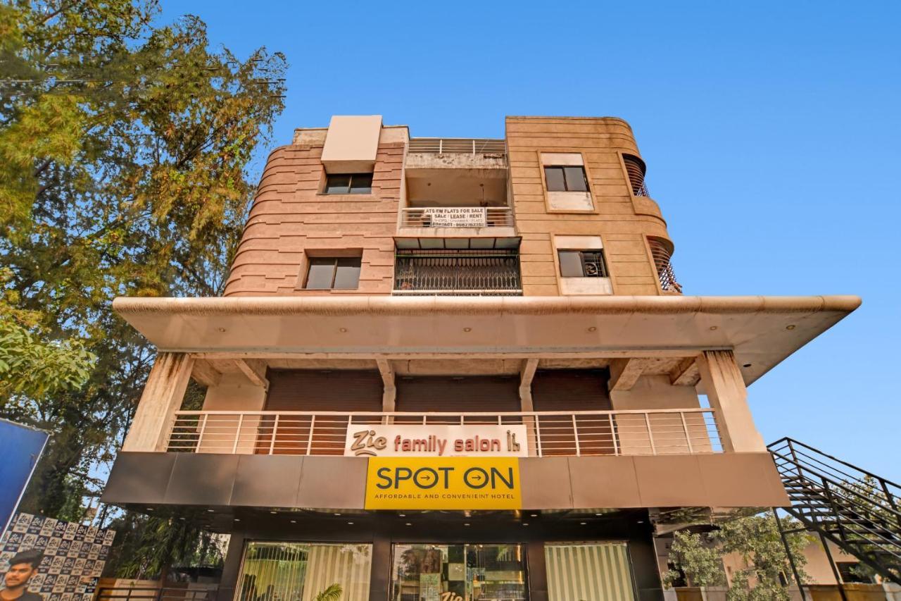 Koradi Hotel O Trinity Inn מראה חיצוני תמונה